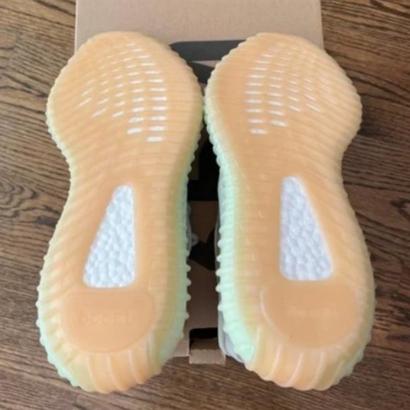 Adidas yeezy 350 Men\'s Cream and White Trainers